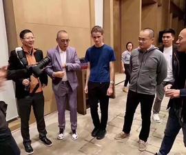 跨界大佬同框:“新兴”站C位,“古典”两边围